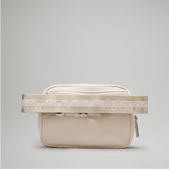 NWT- Lululemon- Everywhere Belt Bag W/ Wordmark Strap- Cream/Beige/Off White - Picture 6 of 16